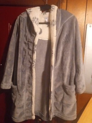 Secret Treasure Soft Robe With Hoodie Initial M/ No Belt/ Size 4-6 Small $25 - Image 1 of 4