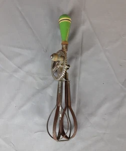 Egg Beater Green Wood Handle Vintage Ekco A&J Kitchen Utensil Cooking Mixer - Picture 1 of 8