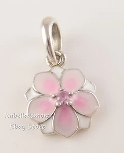 Magnolia Bloom Autentico PANDORA Smalto Rosa Fiore Pendente 792086PCZ Nuovo - Foto 1 di 5