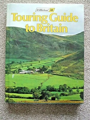 MARKS & SPENCERS TOURING GUIDE TO BRITAIN AUTOMOBILE ASSOCIATION (HARDBACK 1985) - Image 1 of 3