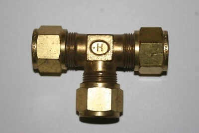1/2 Tube Brass Union Tee Fitting HOKE Gyrolok 8TTTBR - Image 1 of 2