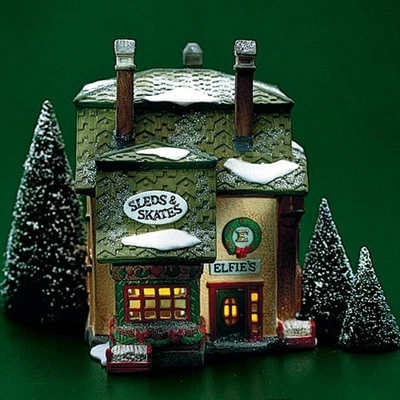 Dept 56 Elfies Sleds & Skates 56251 North Pole Series Heritage Village Box Light - Image 1 of 4