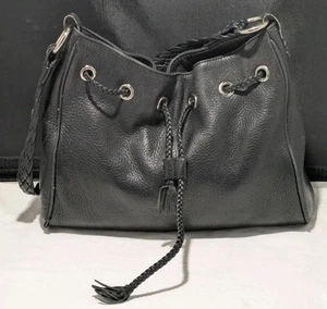 Talbots schwarze Leder Schultertasche geflochtener Kordelzug Lederriemen gebraucht, in einwandfreiem Zustand - Bild 1 von 13