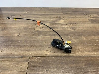 Chevrolet Impala 2014-2016 cierre de puerta delantera lado izquierdo 22784626 OEM Foto 1 de 4