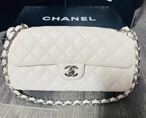 Chanel Caviar Leather White East West medium Flap bag - Picture 1 of 22