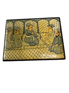 Scatola di maglie in cartapesta Kashmir dipinta a mano - scena di corte in miniatura persiana - Foto 1 di 7