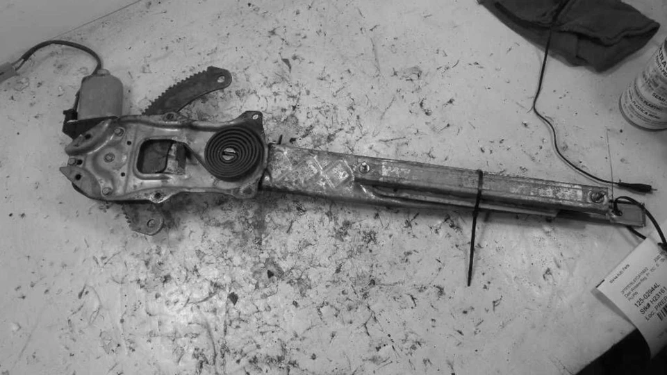 Used Front Left Door Window Regulator Front fits: 1999 Ford F150 PICKUP Regular Foto 1 de 1