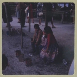 Vtg 1960s Ektachrome 35mm Color Slide Hawaiian Children Wonderful Vivid Image - Picture 1 of 2