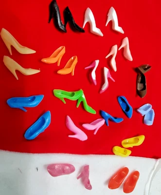 Bombas de salto magro vintage Barbie década de 1980 15 pares - Imagem 1 de 4