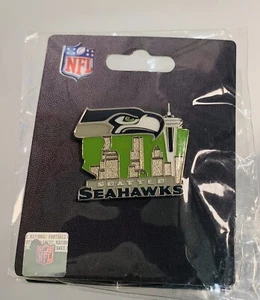 Seattle Seahawks Hut Pin Space Needle grün Skyline NFL Football 12th Man - Bild 1 von 3