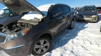 Conjunto de filtro de aire usado se adapta a: Kia Sportage 2011 2,0 L emisiones Canadá grado A Foto 1 de 4