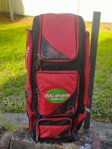 OVALSPORTS DUFFLE KIT BAG RED WITH WHEELS + COOL SECTION - Picture 1 of 4