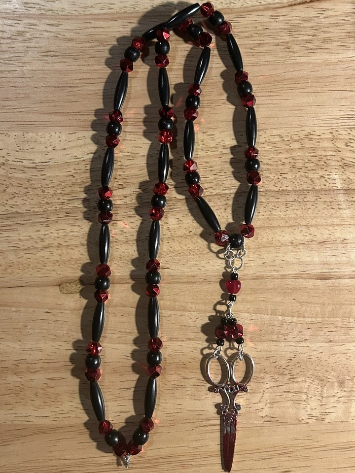Collar gótico rojo/negro imitación rosario 19 pulgadas hecho a mano joyería con cuentas Kandi Foto 1 de 2