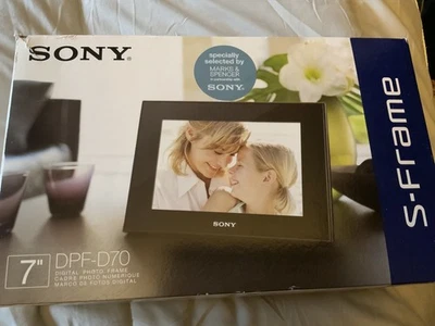 Sony DPF-D72N 7 Inch Digital S-Frame With Remote - BOXED - red  - Image 1 of 4