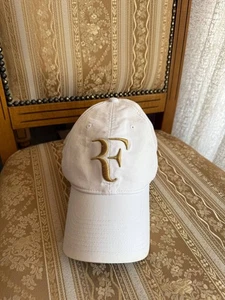 RF ROGER FEDERER WIMBLEDON TROFEO ORO BLANCO GORRA SOMBRERO SNAPBACK NIKE LEGACY91 - Imagen 1 de 10