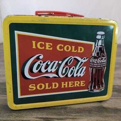 Винтажный оловянный ланчбокс Coca-Cola «Ледяной продается здесь» бутылка газировки реклама ретро коллекционный  - Изображение 1 из 4