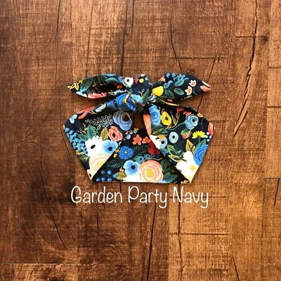 Rifle floral hecho a mano Paper Co. Diadema de tela retro estilo vintage años 50 Foto 1 de 4