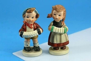 2 figuras pequeñas vintage de porcelana de Kelvin. Piezas originales hechas en Taiwán. - Imagen 1 de 6