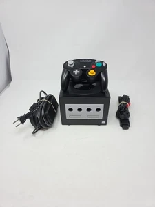 Consola Nintendo GameCube con cables AV Power Abs y controlador negro DOL-101 - Imagen 1 de 15