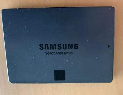 Samsung 870 QVO 1To 2,5" SATA III SSD Interne (MZ-77Q1T0BW) - Photo 1/2