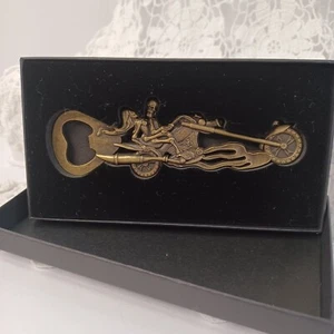 Gothic Biker Flaschenöffner Skeltons Motorrad mit Geschenkbox Barware - Bild 1 von 5