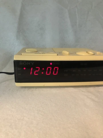 Sony Dream Machine  FM/AM Digital Clock Radio with Alarm  Model ICF-C3W   Tested Cover