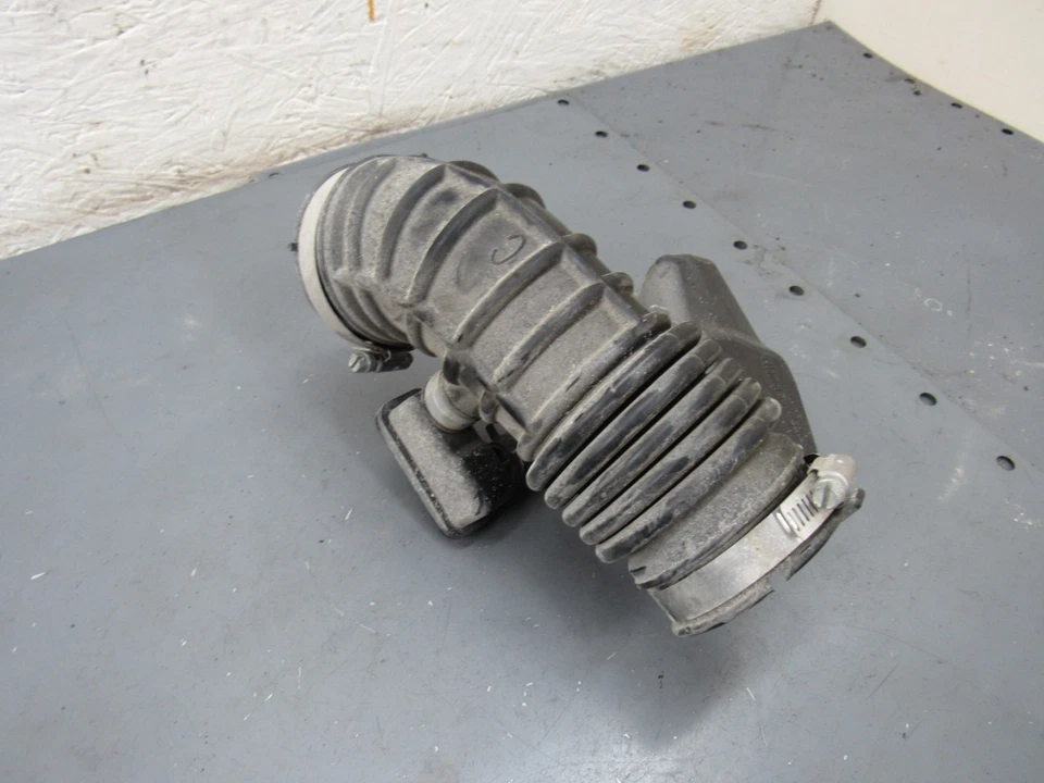 Tubo de manguera de conducto de admisión de aire conductor izquierdo Nissan 370Z 2009-2020 OEM Foto 1 de 4