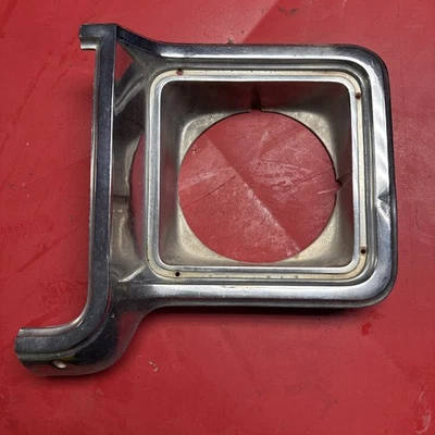 73-78 Chevy Squarebody C/K10-30 K5 Blazer Subúrbio LH MOLDURA DE FAROL Metal - Imagem 1 de 4