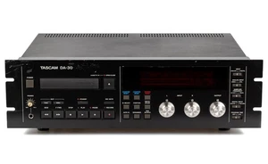 Tascam DA-30 DAT Deck 7 / Studio DAT Recorder XLR / gewartet 1 Jahr Garantie #1 - Bild 1 von 4