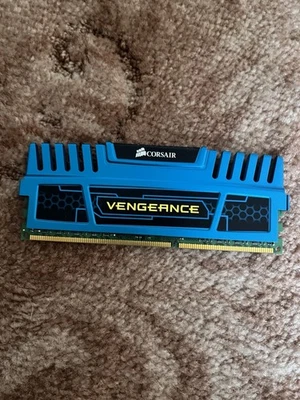 2xCorsair CMZ4GX3M1A1600C9B (4 GB, (DDR3-1600), DDR3 RAM, 1600 MHz, DIMM) RAM - Image 1 of 3