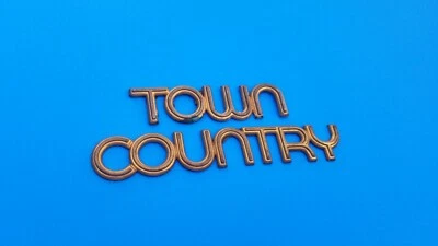 96 97 98 99 00 CHRYSLER TOWN & COUNTRY EMBLEMA TRASERO INSIGNIA SÍMBOLO LOGOTIPO DORADO FABRICANTE DE EQUIPOS ORIGINALES A2 Foto 1 de 4