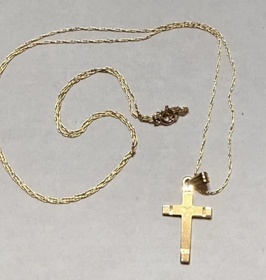 Collar 20" 14K XL con una cruz 1/20 14K GF Foto 1 de 4