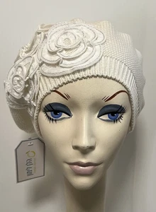 NEU MIT ETIKETT ZITRONE • Helen's Hüte "Seed" Strick Barett Mütze ELFENBEIN mit Blumenbesatz • weich - Bild 1 von 2