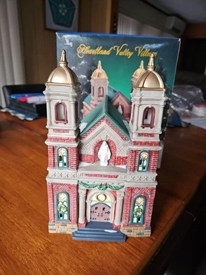 New Heartland Valley Cathedral Porcelana Iluminada Pueblo de Navidad 1999 11 pulgadas Foto 1 de 4