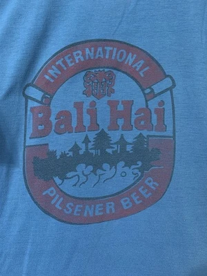 Camiseta De Colección Bali Hai Pilsner Internacional De Colección Cerveza Alcohol Viaje Indonesia Foto 1 de 4