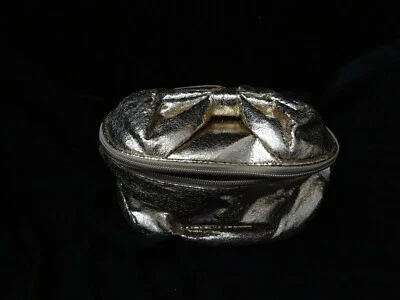 VICTORIA'S SECRET Dorado Metálico Arco Grande Belleza Viaje Maquillaje Bolsa Estuche Nuevo con Etiquetas Foto 1 de 3