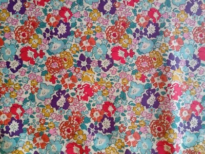 MICHELLE  - FLORAL -  Liberty Tana Lawn cotton approx 33 x 30 cm - Image 1 of 3