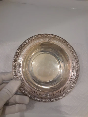Pretty Vintage Wallace Sterling Silver 4093-3 Pierced Candy Dish Bowl Cover