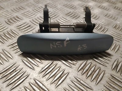 MANIJA PUERTA AUDI A3 8PA 8E0839207 NSF PASAJERO DELANTERO 5 PUERTAS LY5J AZUL LÍQUIDO 2007 Foto 1 de 3