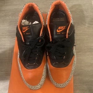 NIKE AIR MAX 1 SUPREME QK SAFARI KEEP RIPPIN STOP SLIPIN NEGRO NARANJA ATMOS 9 - Imagen 1 de 8