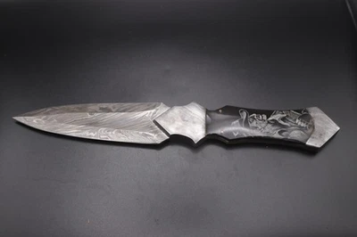 CUCHILLO BOTA DAGA DOBLE FILO CAZA ACERO DAMASCO FORJADO A MANO PERSONALIZADO + FUNDA Foto 1 de 4