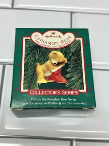 Vintage 1987 Hallmark Ornamento Porcelana Oso Canela #5 En Caja - Imagen 1 de 2