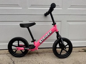 Bicicleta de equilibrio deportiva Strider 12 - rosa - Imagen 1 de 9