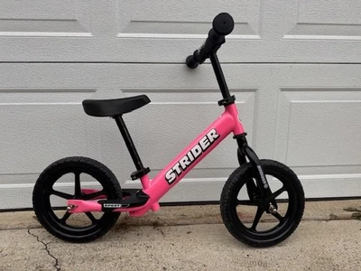 Bicicleta de equilibrio deportiva Strider 12 - rosa Foto 1 de 4