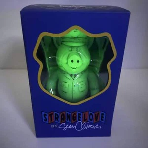 FIRMADO StrangeLove Monopatín Oficial Cerdo Juguete de Vinilo Brilla en la Oscuridad SEAN CLIVER - Imagen 1 de 13