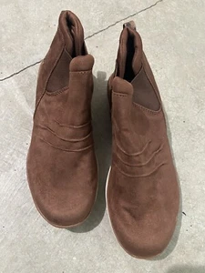 WOMENS RYKA SUEDE ANKLE BOOTS BOOTIES,Tan, EUC, SIZE 6.5M - Picture 1 of 14