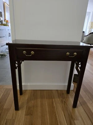 Consola Ethan Allen Chippendale Foto 1 de 4