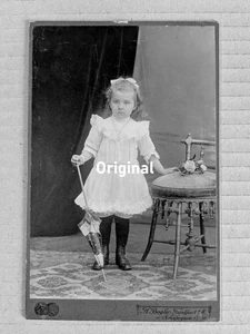Fotografie H.Bogler Frankfurt a.M. "Mädchen mit Schirm" | Guter Zustand - Bild 1 von 2