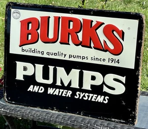 "Letrero de metal en relieve vintage de 23"" x 17"" para publicidad de fontanería de bombas de agua Burkes" - Imagen 1 de 7