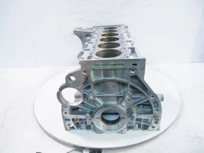 Bloque de motor desnudo para BMW Serie 3 E90 2013 3,0 335 i xDrive N54B30A N54 306 HP Foto 1 de 4